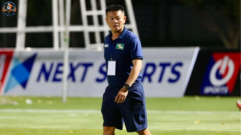 Cầu thủ Văn Quyến tên đầy đủ là Phạm Văn Quyến