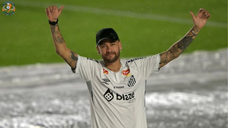 Neymar đã trở lại Santos vào đầu 2025