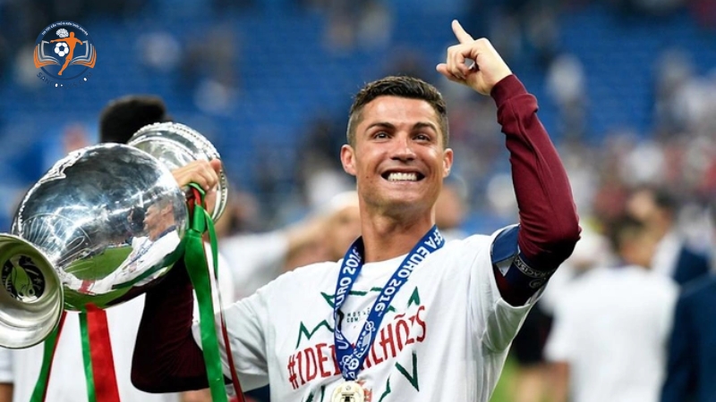 Ronaldo là cầu thủ bóng đá nổi tiếng trên toàn cầu