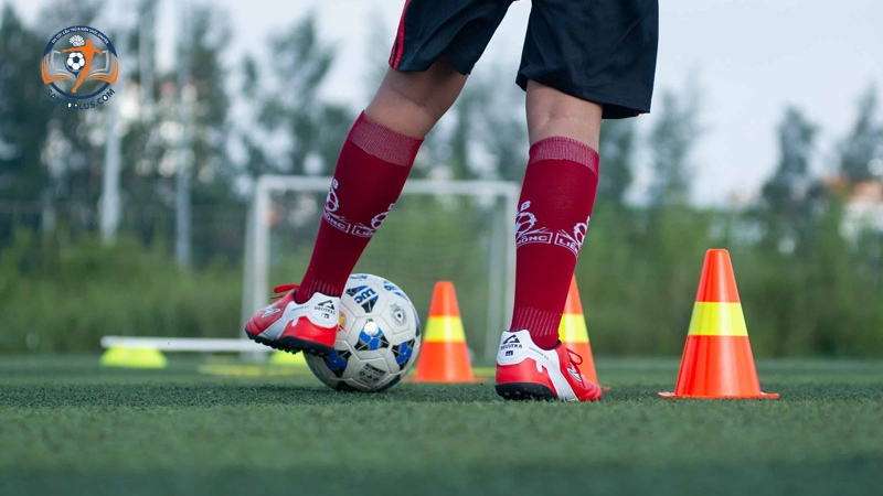 Xác định điểm tiếp xúc giữa bóng và chân